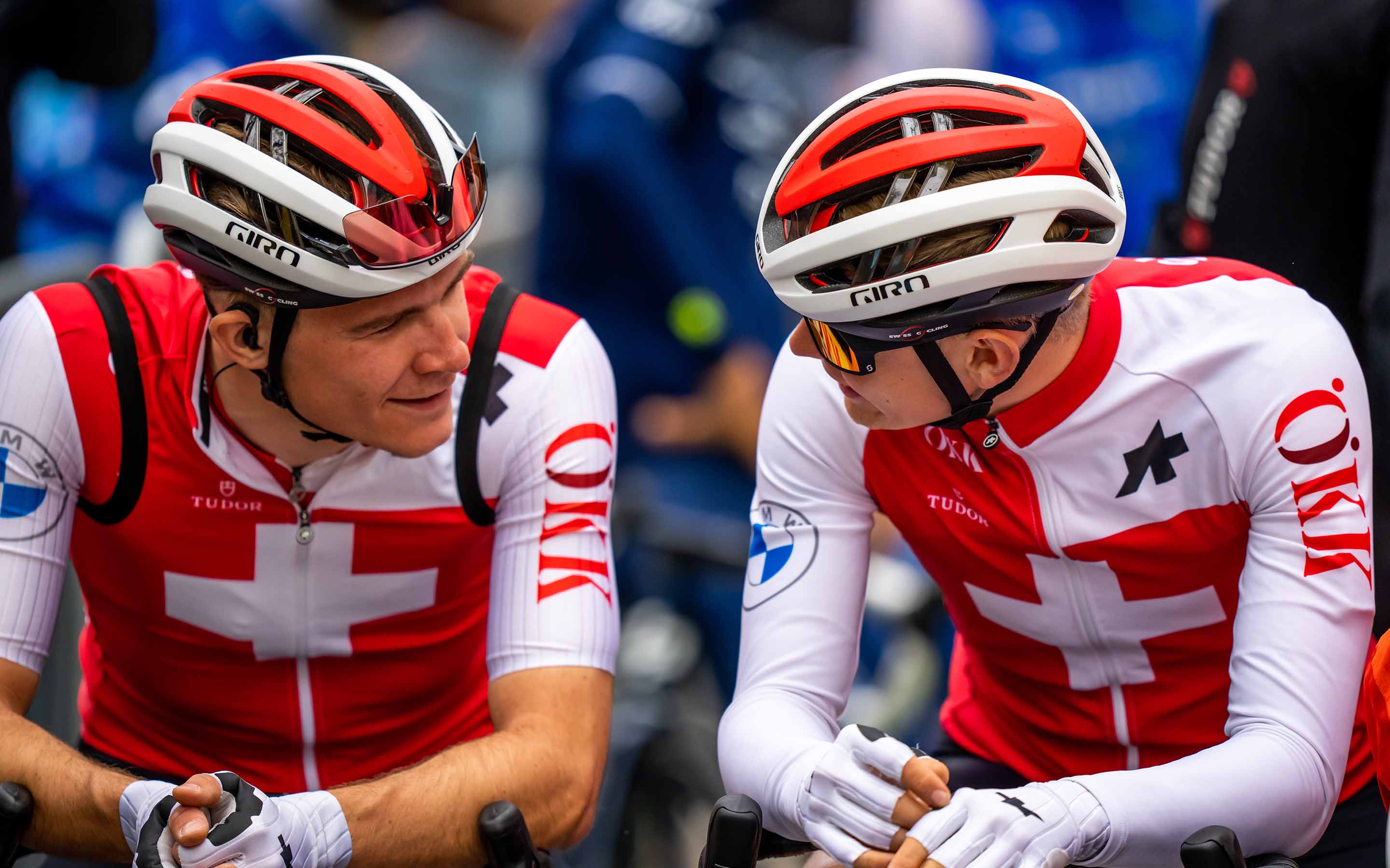 zwei Radfahrer des Swiss Cycling Teams